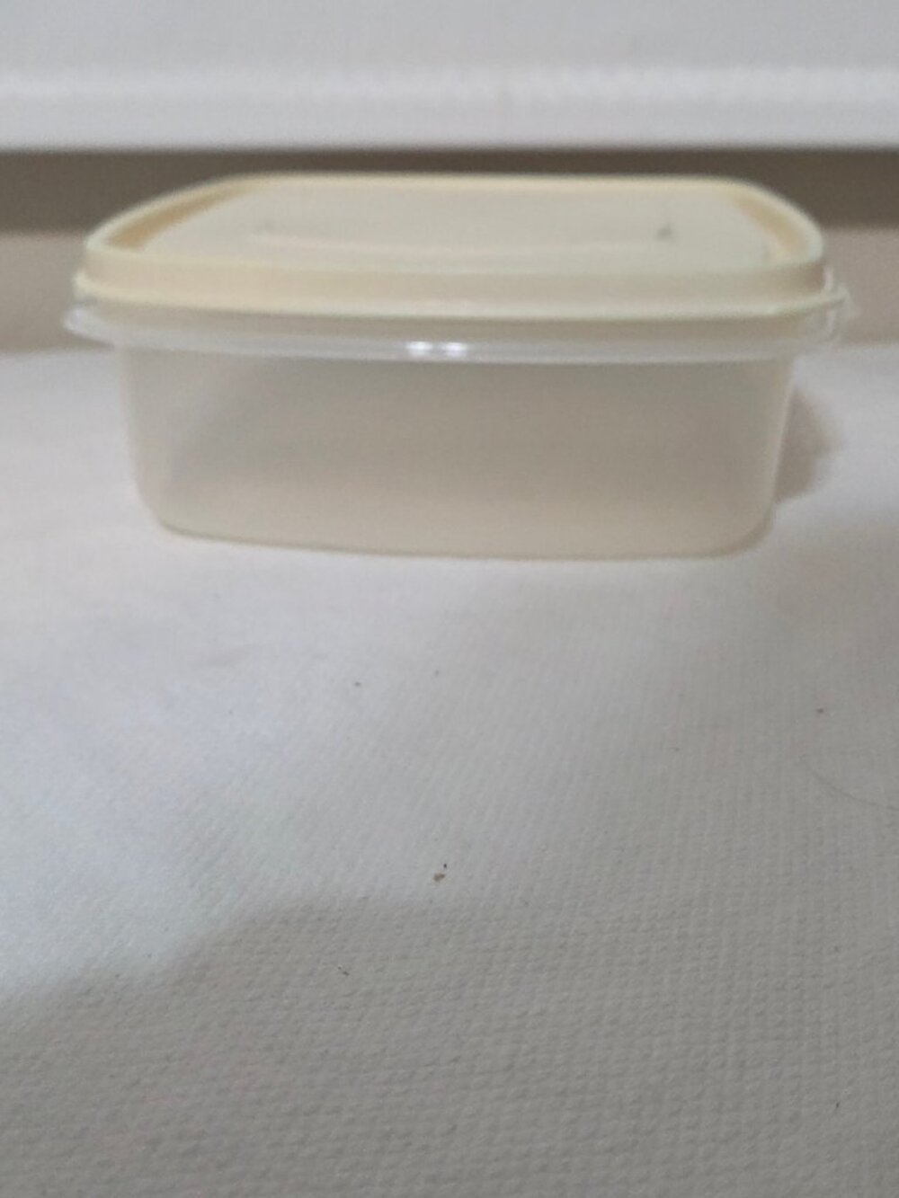 VTG Rubbermaid Servin Saver #3 Square 5 Cup Container Almond w/ Lid 0012